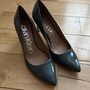 Calvin Klein Patent Leather Dark Gray Pumps Size 9  1/2 M